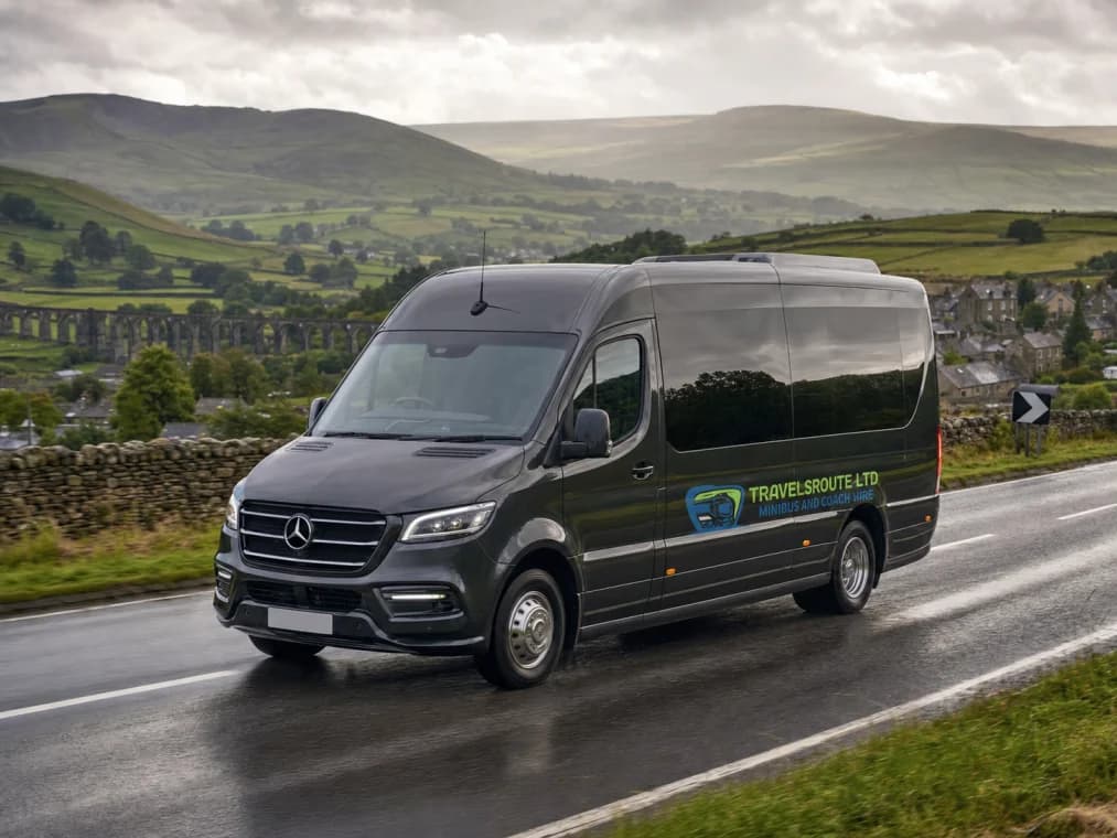 Long-distance minibus and coach travel from Glasgow